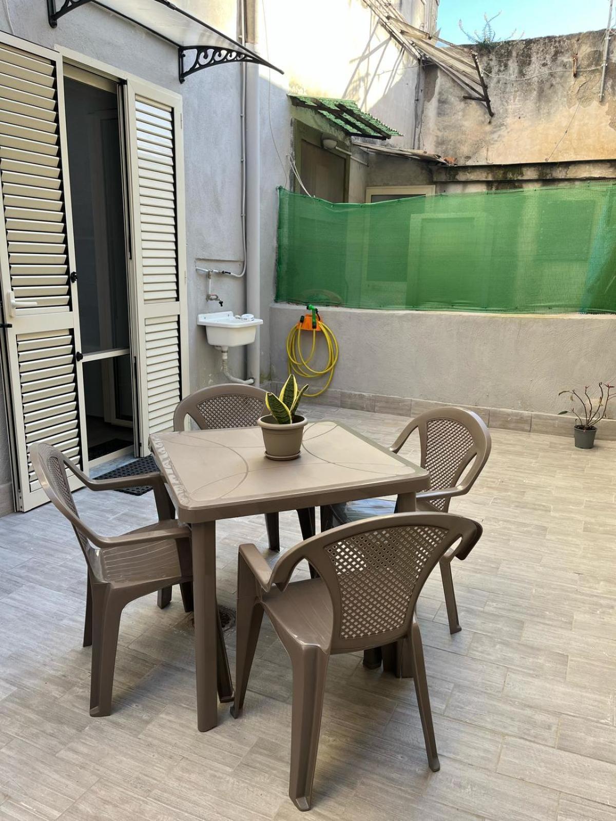 Gold House Napoli